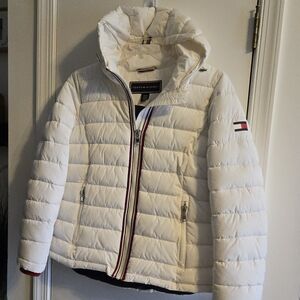 Tommy Hilfiger White Puffer Jacket with Hood NWOT